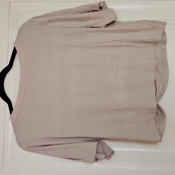 Maner Tan Knot-Front Short Sleeve Crop Top, Sz XL, Ribbed Fabric - Picture 4 of 6